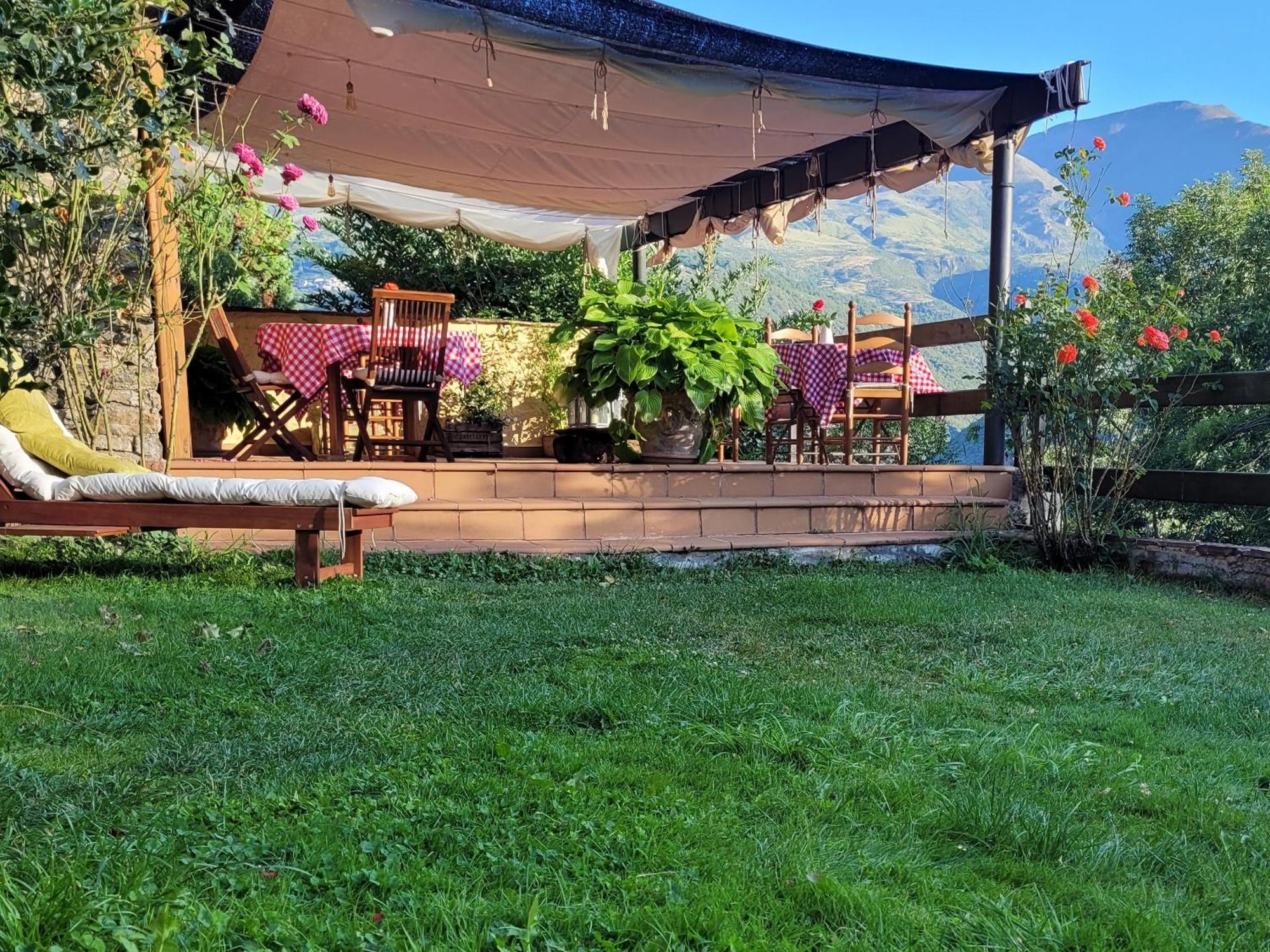 לינה וארוחת בוקר Beranui Casa Macianet מראה חיצוני תמונה