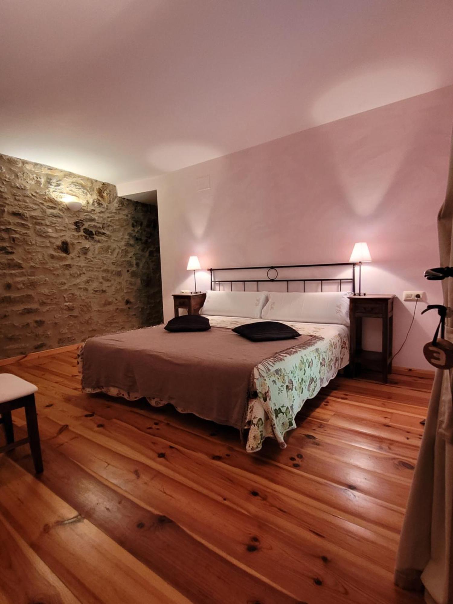 לינה וארוחת בוקר Beranui Casa Macianet חדר תמונה
