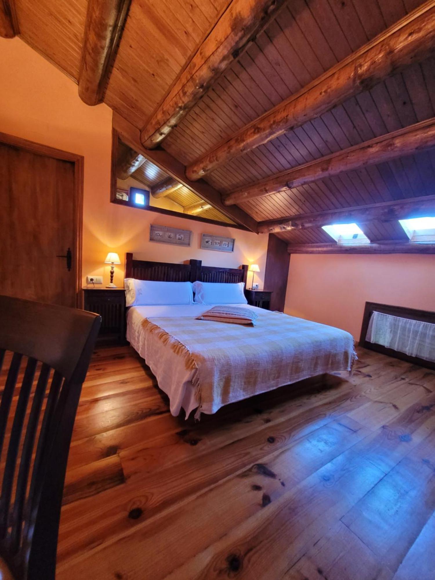 לינה וארוחת בוקר Beranui Casa Macianet חדר תמונה