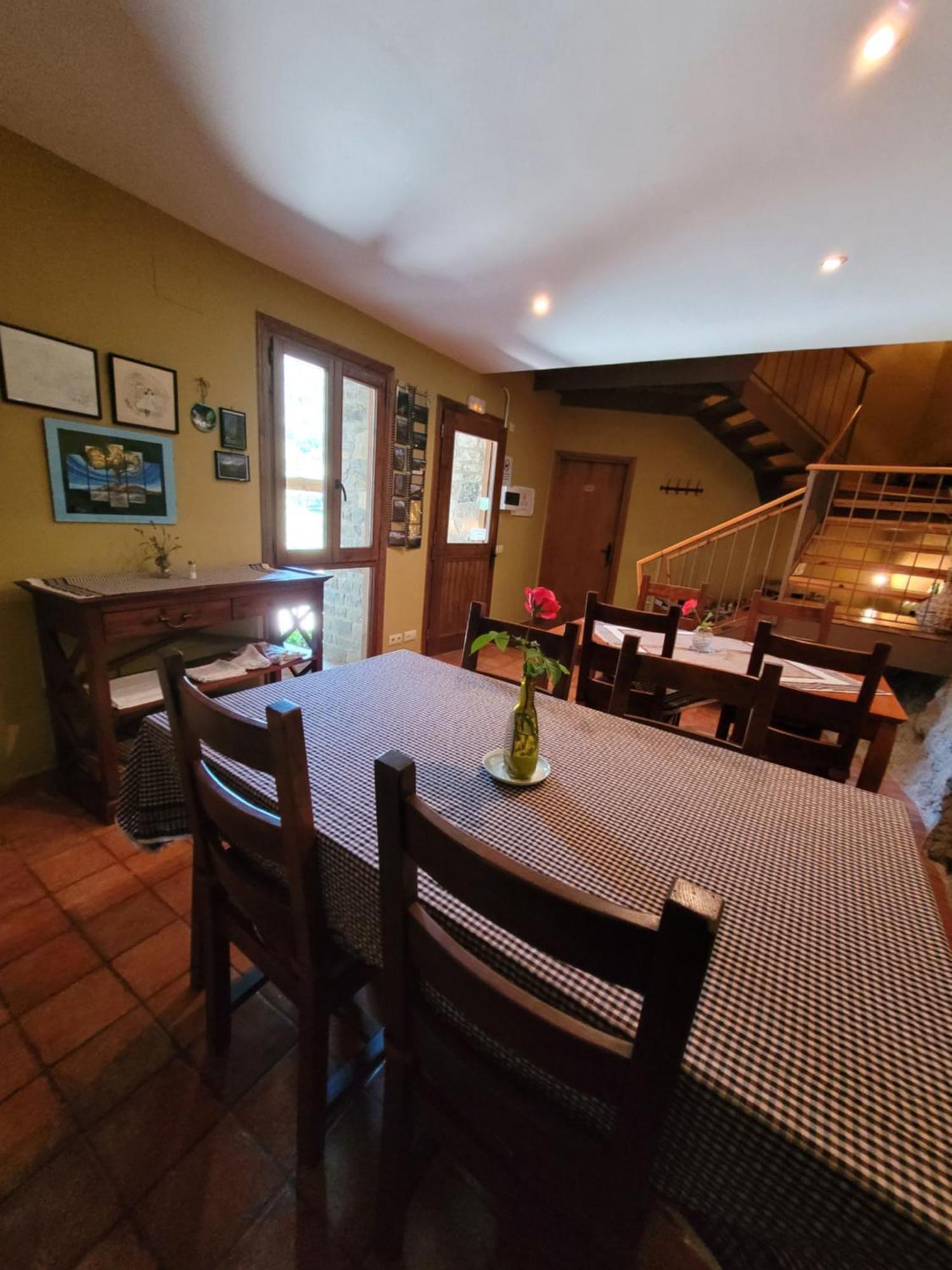 לינה וארוחת בוקר Beranui Casa Macianet מראה חיצוני תמונה