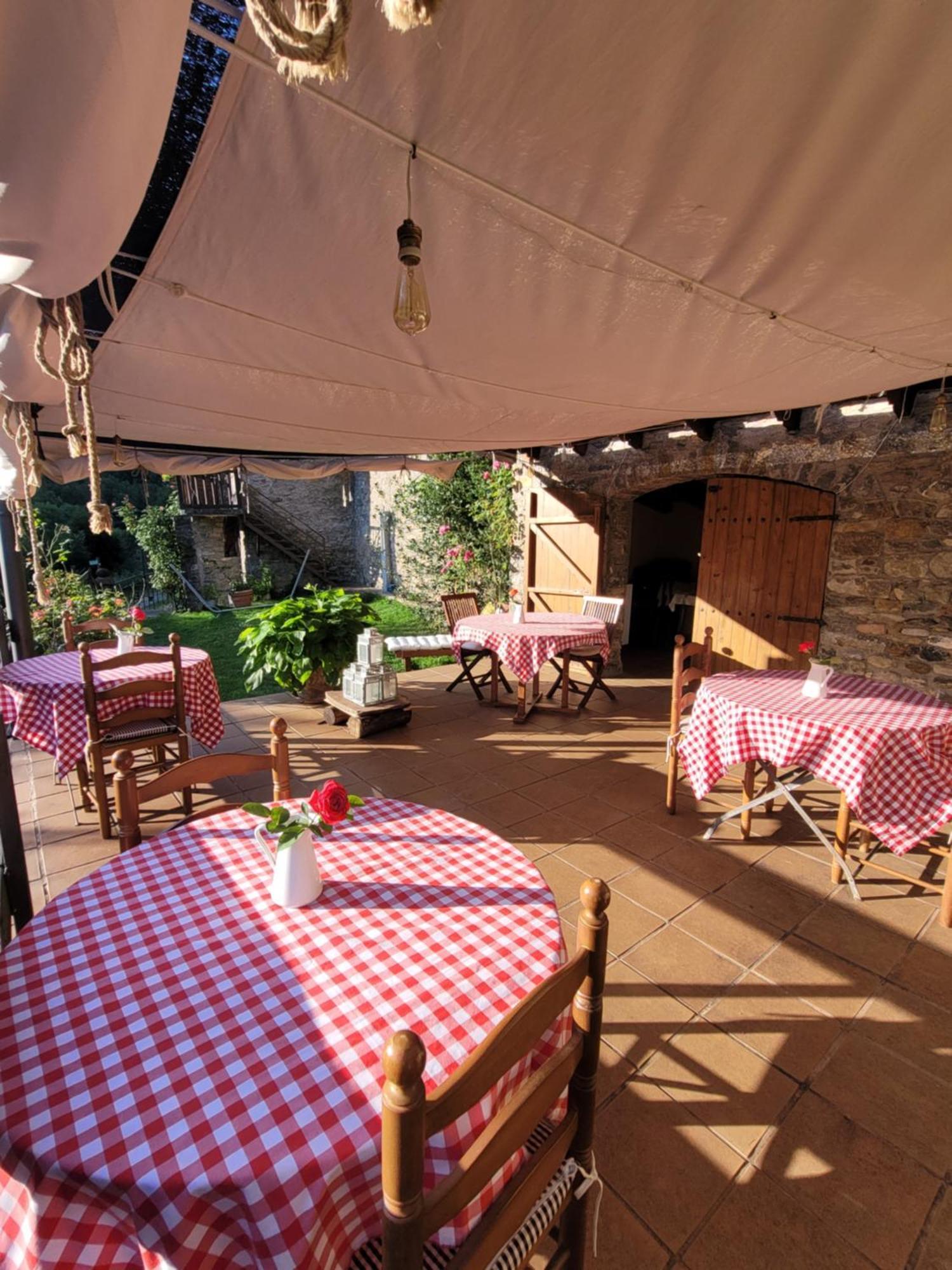 לינה וארוחת בוקר Beranui Casa Macianet מראה חיצוני תמונה