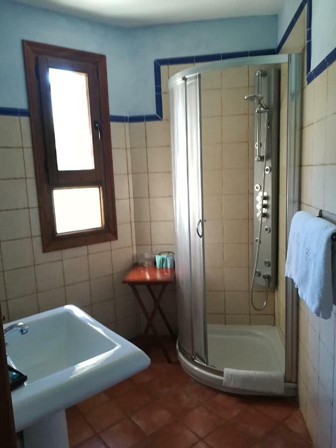 לינה וארוחת בוקר Beranui Casa Macianet מראה חיצוני תמונה